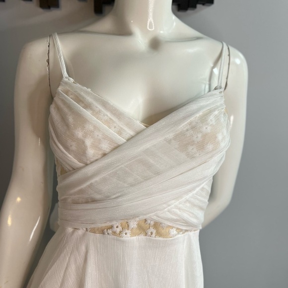 DOUBLE Crazy Tie Back Embroidered Mesh Bodice Dress. Size Medium - Picture 5 of 12